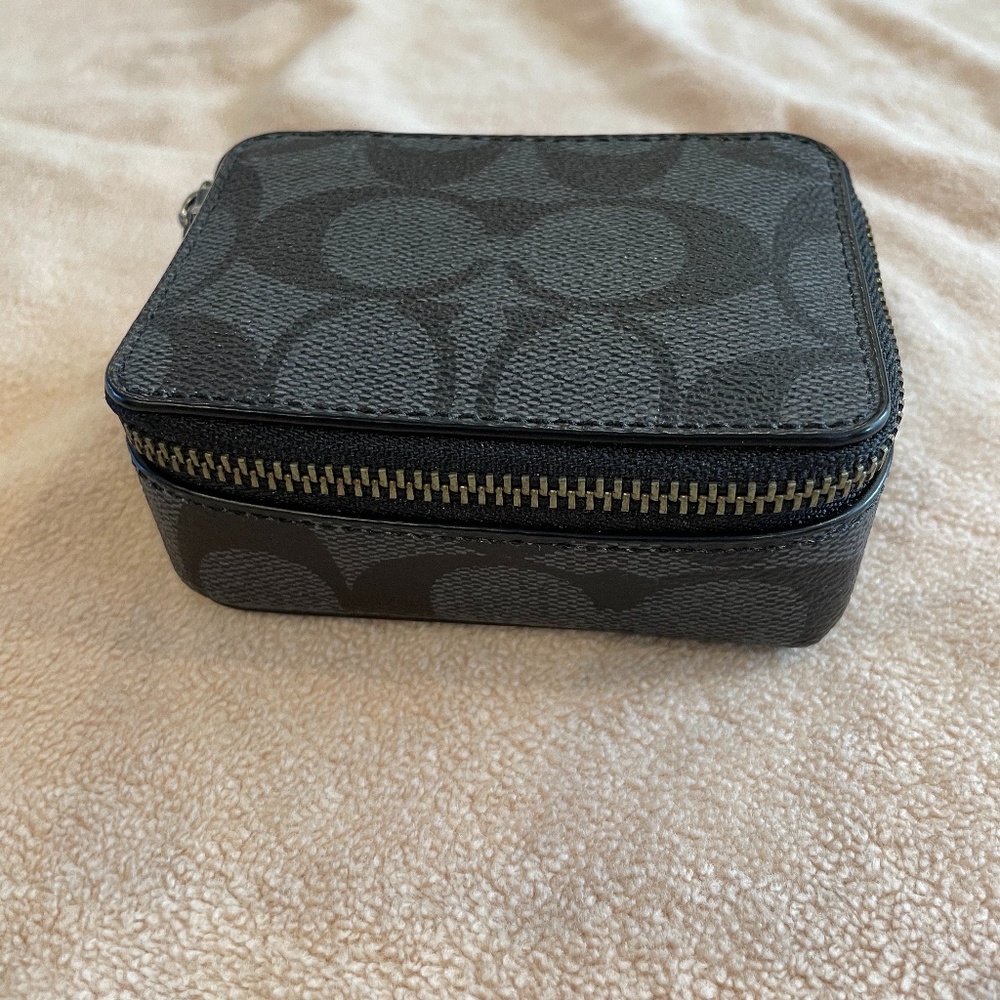Coach Monogram leather Items - Picture 7 of 16